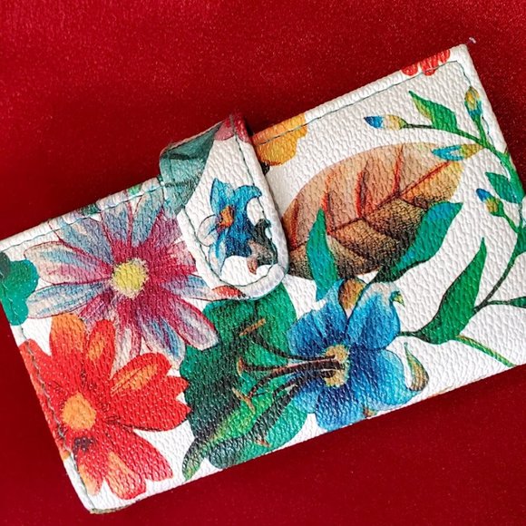 Cute Spring Wallet - Picture 1 of 4